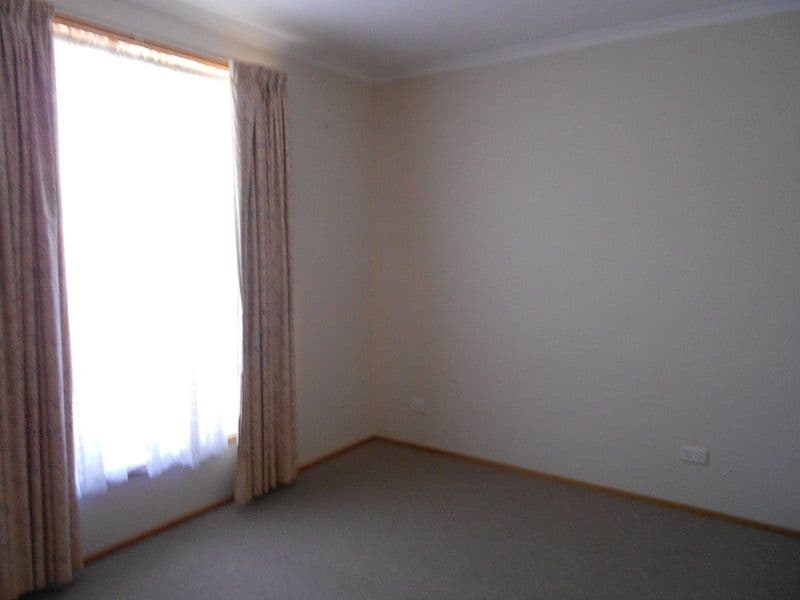 1/19  Wallace Street, NEWNHAM TAS 7248, Newnham - Thumbnail 3