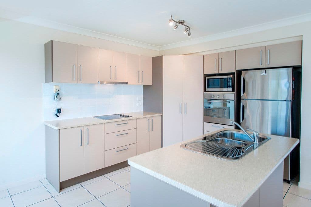 15 Ashbourne Terrace, BIGGERA WATERS QLD 4216, Biggera Waters - Thumbnail 6