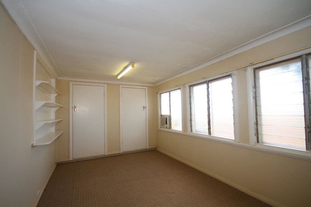12 Regent Street, NARRABRI NSW 2390, Narrabri - Thumbnail 2