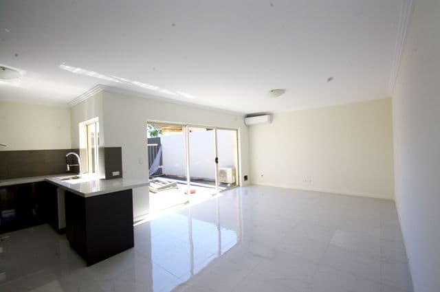 28 Kenwick Way, BALGA WA 6061, Balga - Thumbnail 4