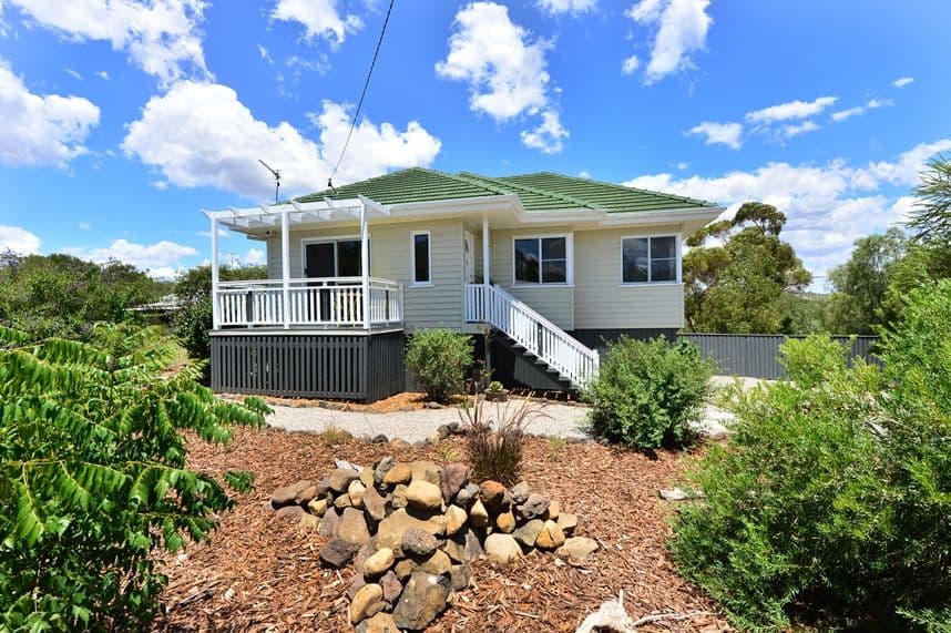 13 Catherine Crescent, KINGSTHORPE QLD 4400, Kingsthorpe - Thumbnail 3