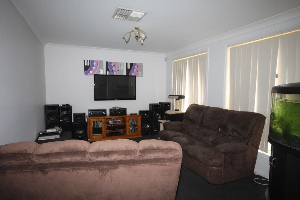 4 Burdekin Place, WESTDALE NSW 2340, Westdale - Thumbnail 2