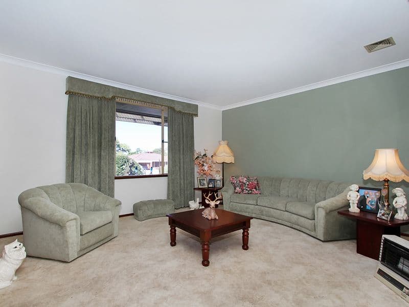 8 Ellara Court, ALEXANDER HEIGHTS WA 6064, Alexander Heights - Thumbnail 3