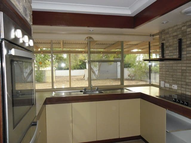 6 Robertson Street, Carnamah WA 6517, Carnamah - Thumbnail 3