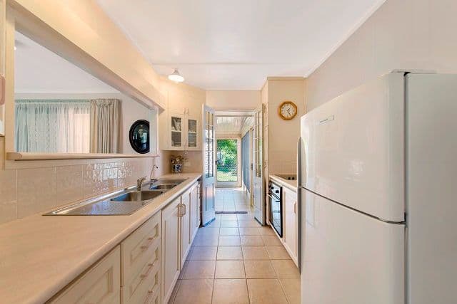 34 Bay Drive, JACOBS WELL QLD 4208, Jacobs Well - Thumbnail 3