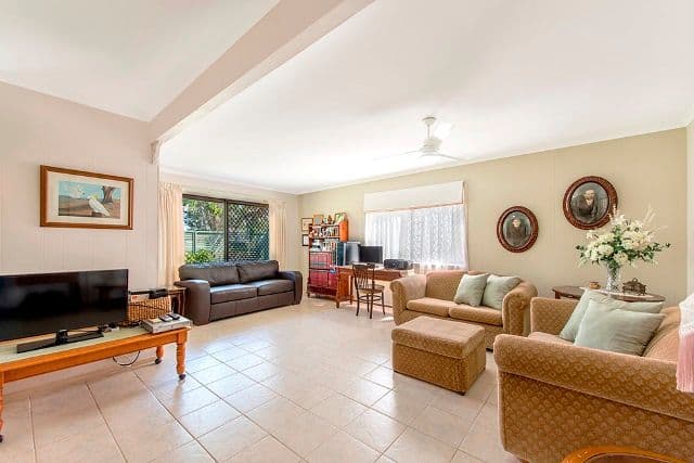 34 Bay Drive, JACOBS WELL QLD 4208, Jacobs Well - Thumbnail 2