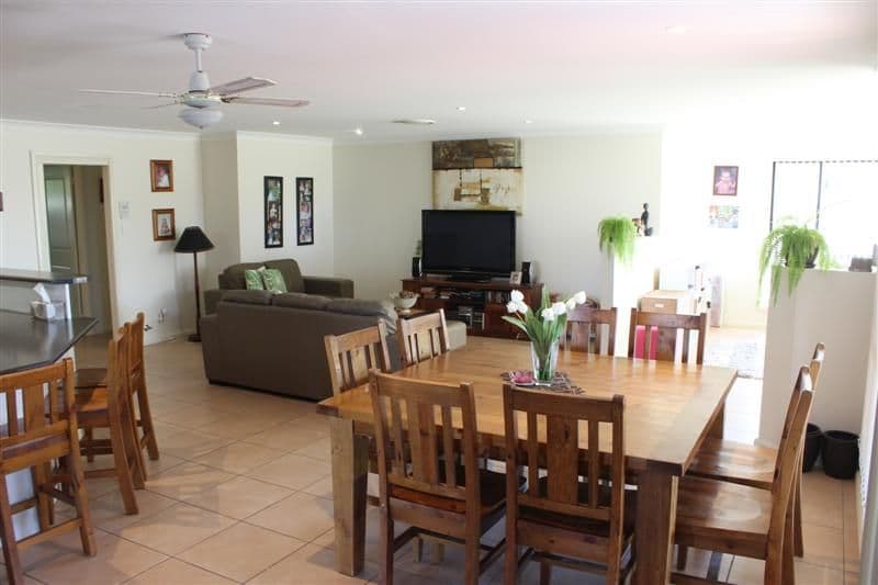 8 Holmwood Drive, DUBBO NSW 2830, Dubbo - Thumbnail 4