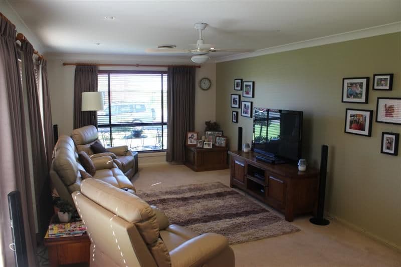 8 Holmwood Drive, DUBBO NSW 2830, Dubbo - Thumbnail 6