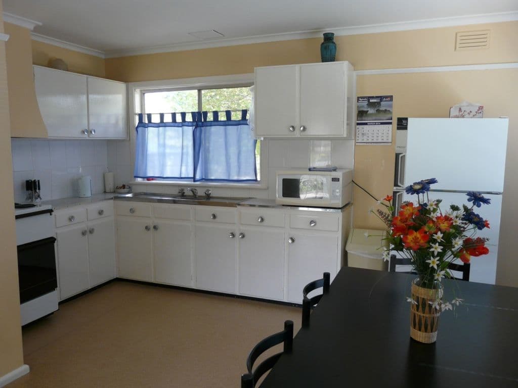 10 Crawford Court, DARTMOUTH VIC 3701, Dartmouth - Thumbnail 2