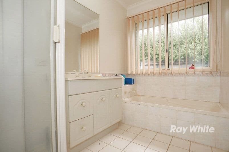 9 Scarborough Avenue, CRANBOURNE WEST VIC 3977, Cranbourne West - Thumbnail 8