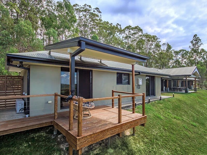 86 Fern Hill Drive, WILLOW VALE QLD 4209, Willow Vale - Thumbnail 2