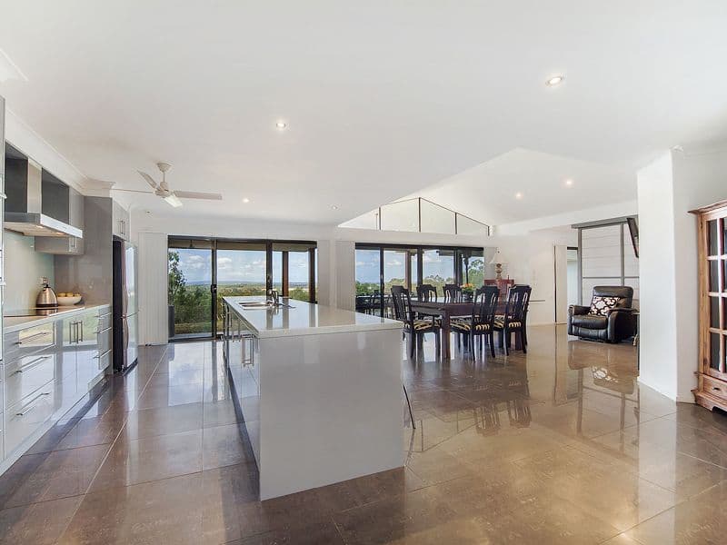 86 Fern Hill Drive, WILLOW VALE QLD 4209, Willow Vale - Thumbnail 6