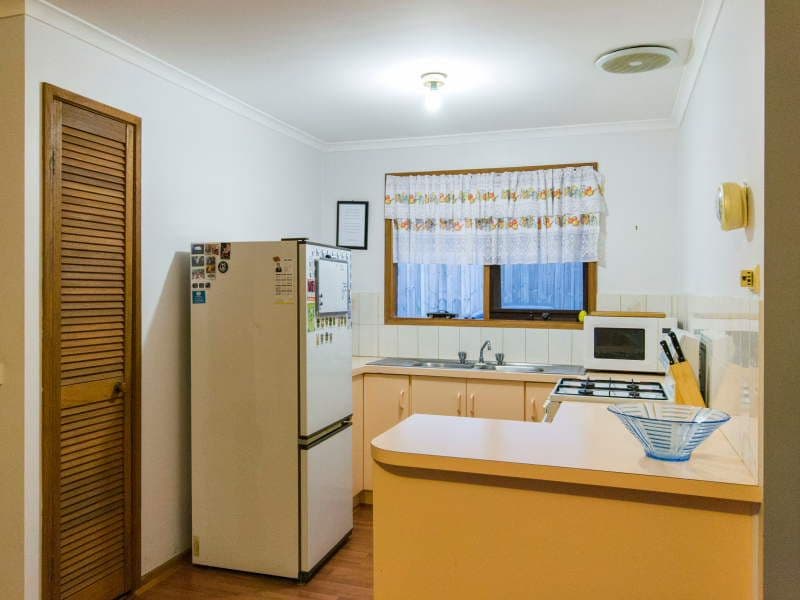 21 Taketa Crescent, FRANKSTON VIC 3199, Frankston - Thumbnail 2