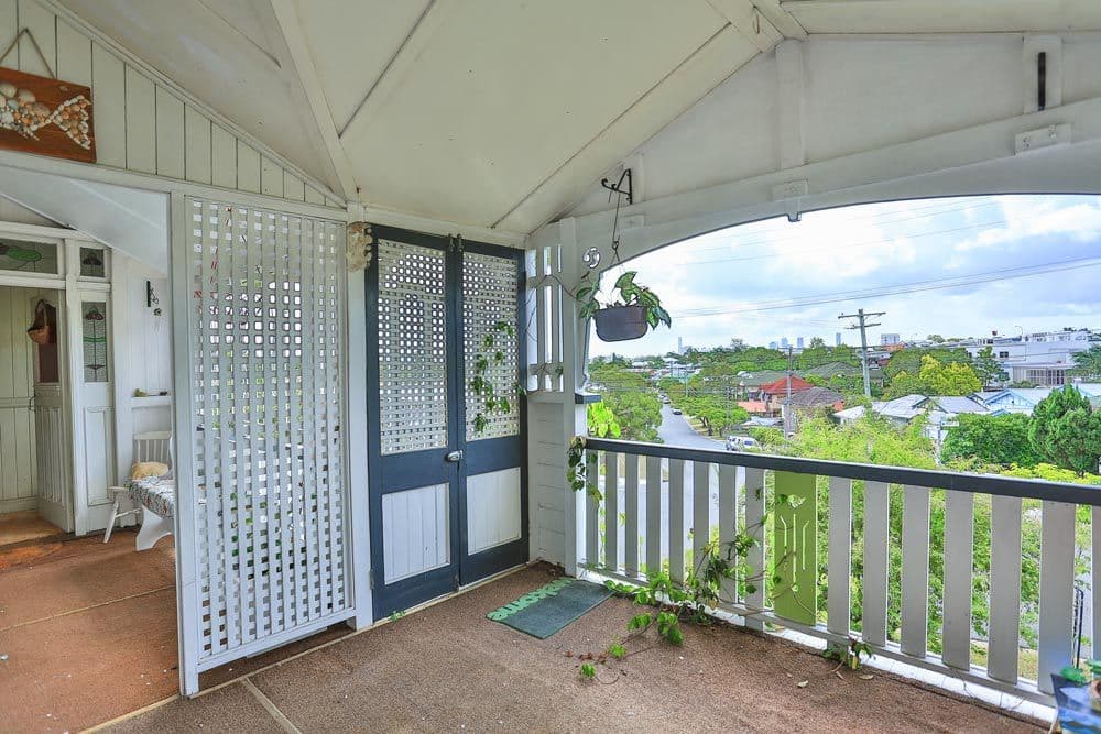 18 Ridge Street, GREENSLOPES QLD 4120, Greenslopes - Thumbnail 3
