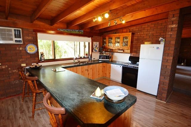 210 Bromfields Road, SEYMOUR VIC 3660, Seymour - Thumbnail 2