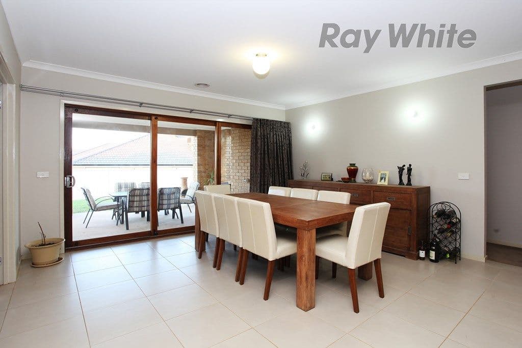 29 Toledo Crescent, POINT COOK VIC 3030, Point Cook - Thumbnail 4