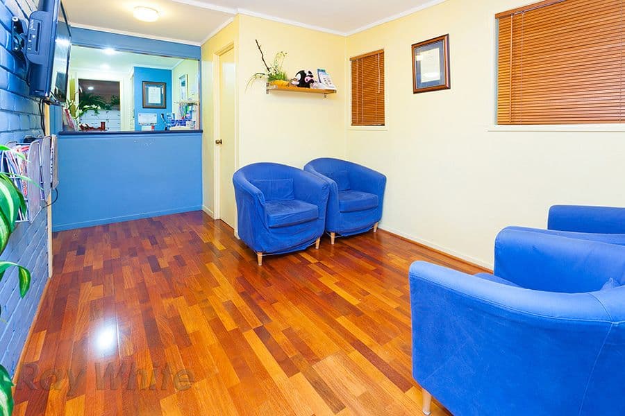 74 Boronia Avenue, HOLLAND PARK WEST QLD 4121, Holland Park West - Thumbnail 7