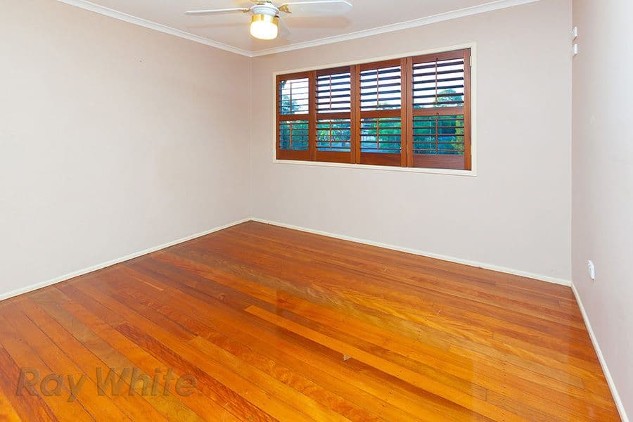 74 Boronia Avenue, HOLLAND PARK WEST QLD 4121, Holland Park West - Thumbnail 5