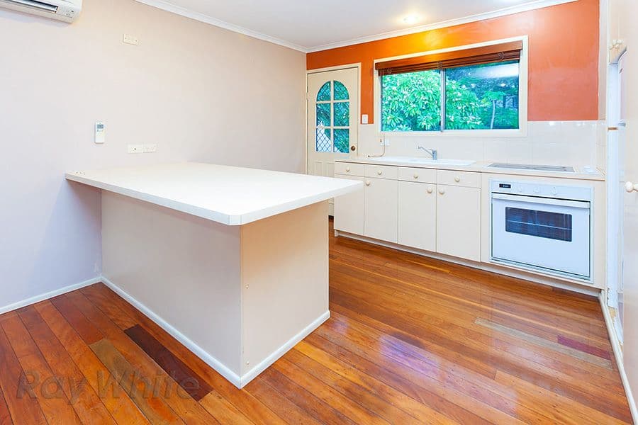 74 Boronia Avenue, HOLLAND PARK WEST QLD 4121, Holland Park West - Thumbnail 4