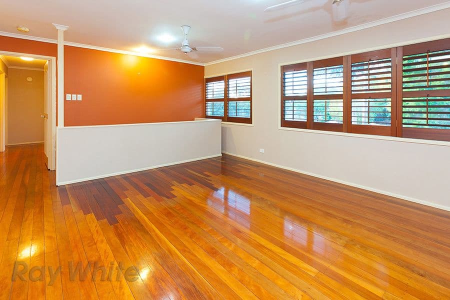 74 Boronia Avenue, HOLLAND PARK WEST QLD 4121, Holland Park West - Thumbnail 3