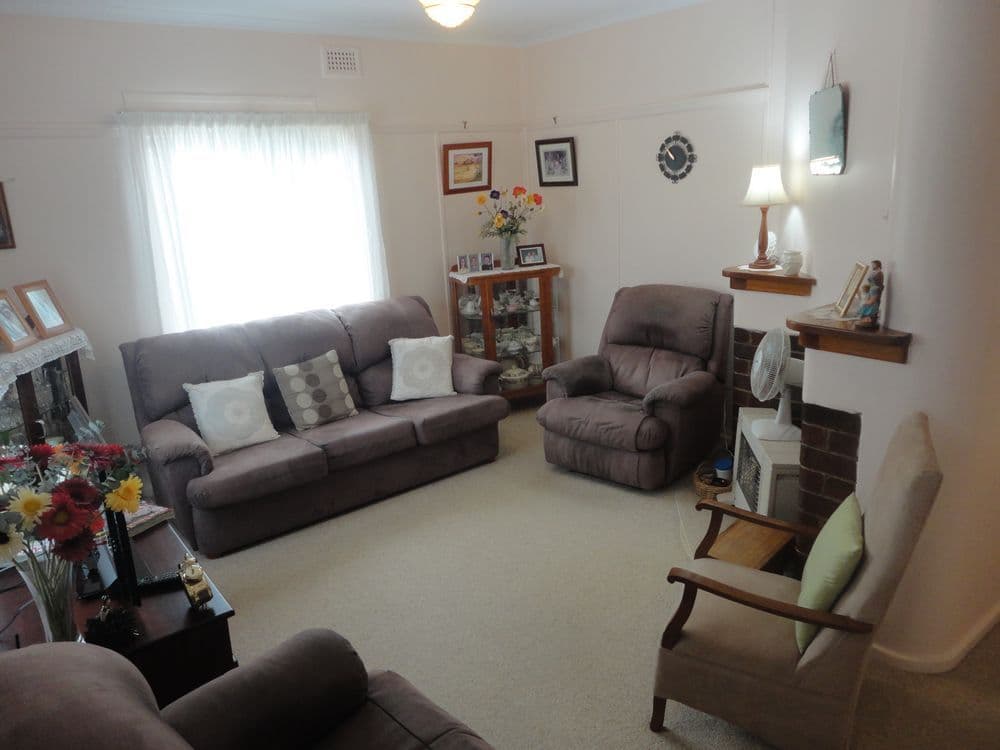 28 Cootamundra Road, TEMORA NSW 2666, Temora - Thumbnail 2