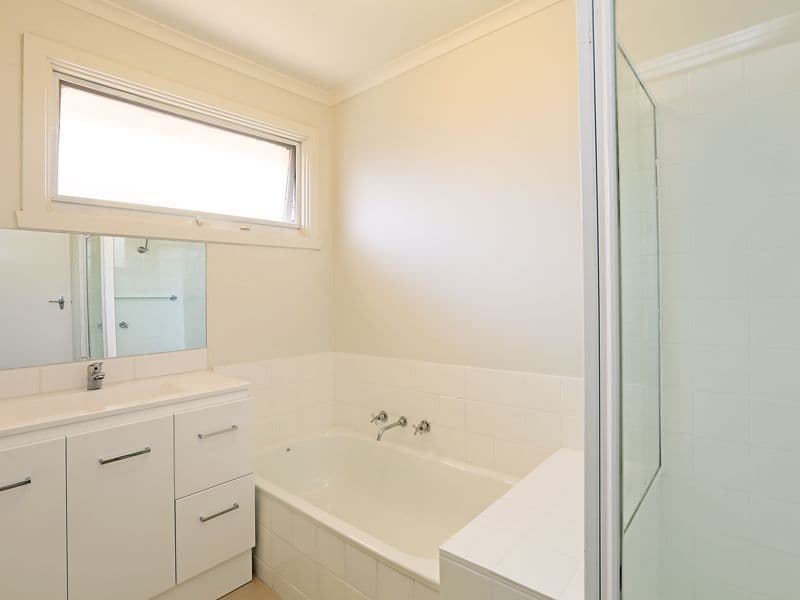 8 Ballater Avenue, NEWTOWN VIC 3220, Newtown - Thumbnail 5