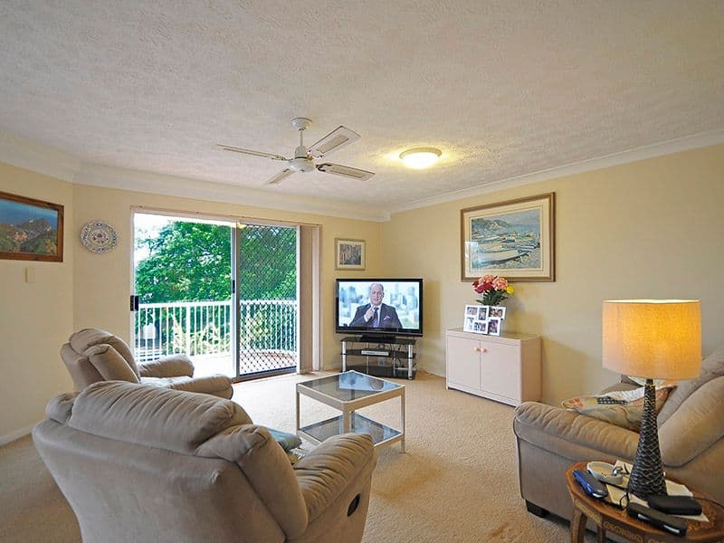 24 Peerless Avenue, MERMAID BEACH QLD 4218, Mermaid Beach - Thumbnail 3