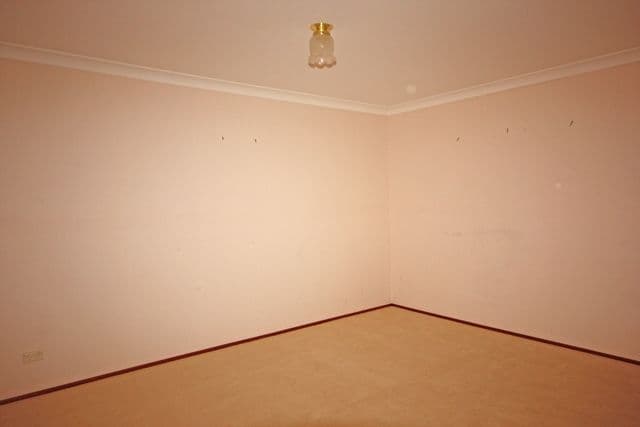 15 Meredith Crecent, ST HELENS PARK NSW 2560, St Helens Park - Thumbnail 3