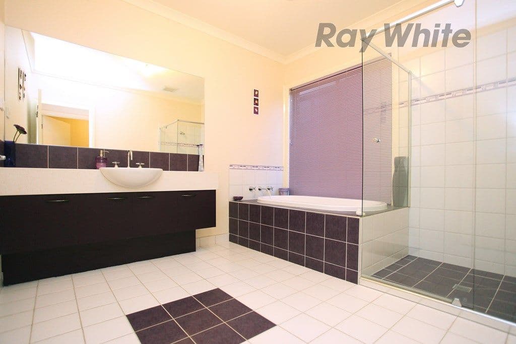 10 Menzies Avenue, POINT COOK VIC 3030, Point Cook - Thumbnail 8
