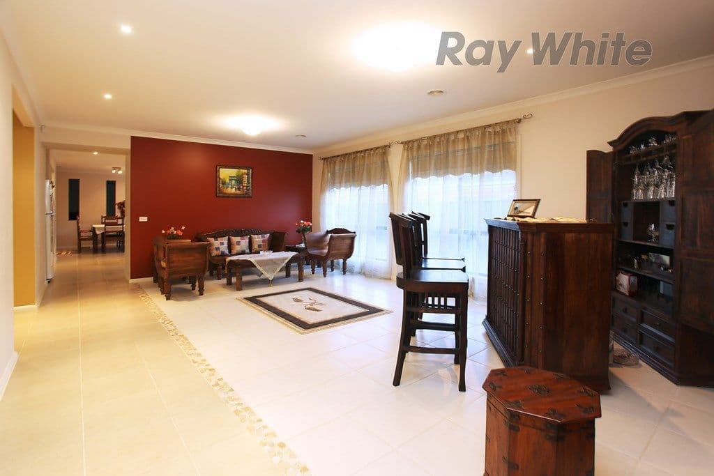 10 Menzies Avenue, POINT COOK VIC 3030, Point Cook - Thumbnail 4