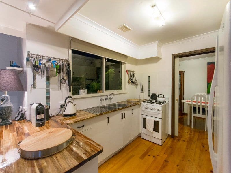 11 McBride Crescent, SEAFORD VIC 3198, Seaford - Thumbnail 2