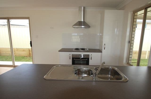 23 Rowland Street, WARWICK QLD 4370, Warwick - Thumbnail 6