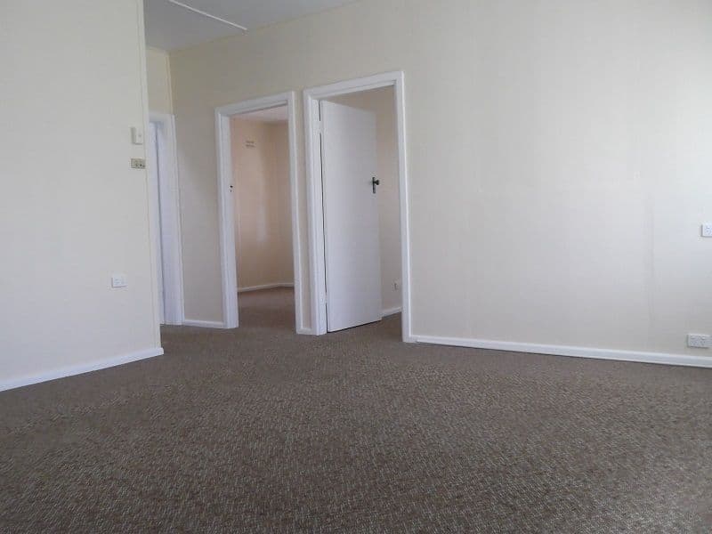 4 Walker Street, COWRA NSW 2794, Cowra - Thumbnail 2