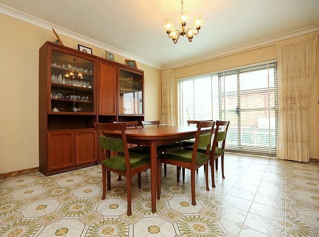 65 Carnavon Crescent, GEORGES HALL NSW 2198, Georges Hall - Thumbnail 2