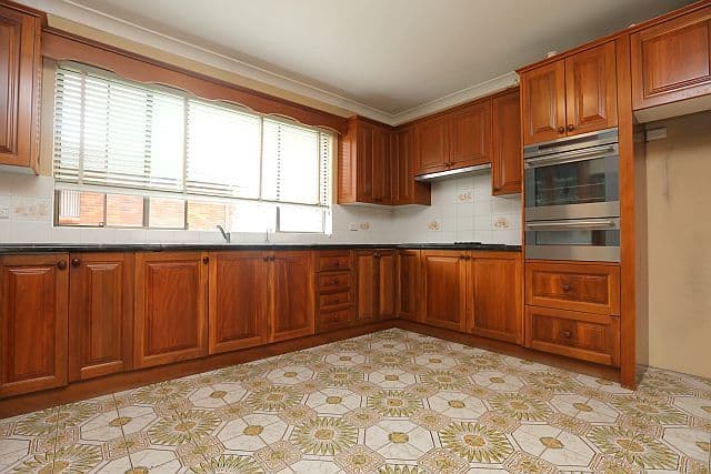 65 Carnavon Crescent, GEORGES HALL NSW 2198, Georges Hall - Thumbnail 4