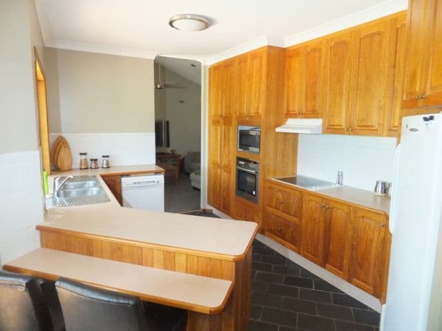 18 Toucan Crescent, CONDON QLD 4815, Condon - Thumbnail 3