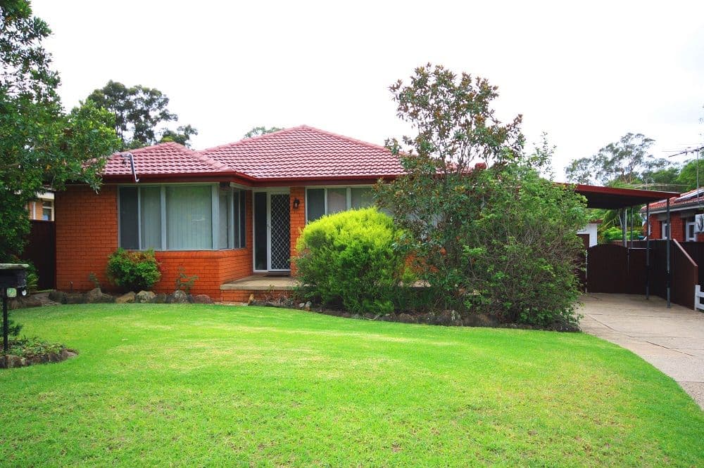 4 Hastings Place, CAMPBELLTOWN NSW 2560, Campbelltown - Image 1