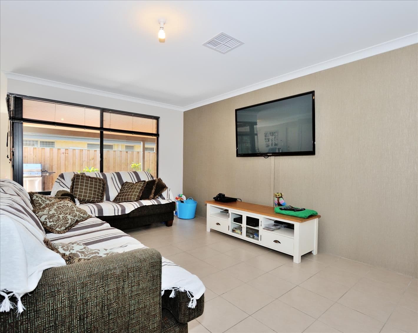 14 Castlefern Street, ELLENBROOK WA 6069, Ellenbrook - Thumbnail 2
