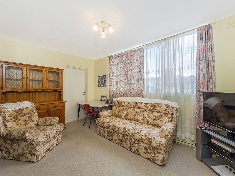 19 St Albans Road, ST ALBANS VIC 3021, St Albans - Thumbnail 2