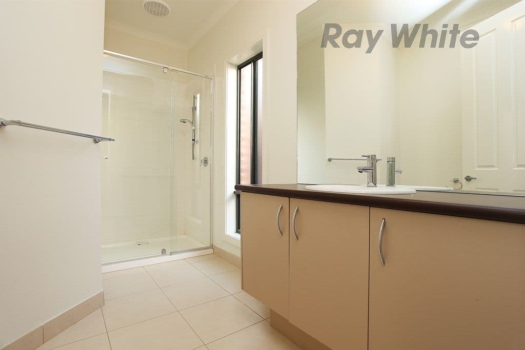 23 Ranfurlie Avenue, POINT COOK VIC 3030, Point Cook - Thumbnail 3