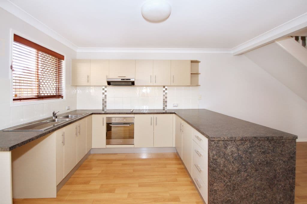 2/11 Railway Street, MUDGEERABA QLD 4213, Mudgeeraba - Thumbnail 3