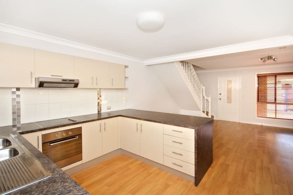 2/11 Railway Street, MUDGEERABA QLD 4213, Mudgeeraba - Thumbnail 2