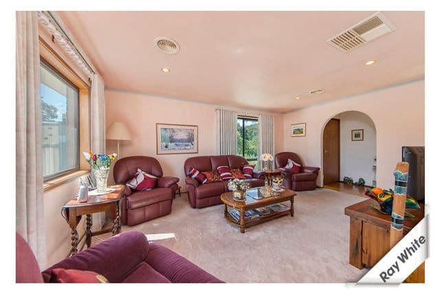 35 Pankhurst Crescent, GILMORE ACT 2905, Gilmore - Thumbnail 2