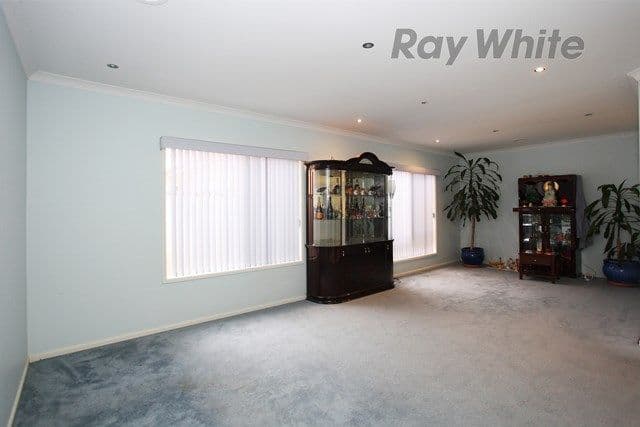 88 Lancaster Drive, POINT COOK VIC 3030, Point Cook - Thumbnail 2