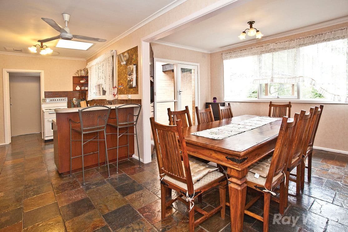 73 Mayfield Drive, MOUNT WAVERLEY VIC 3149, Mount Waverley - Thumbnail 4