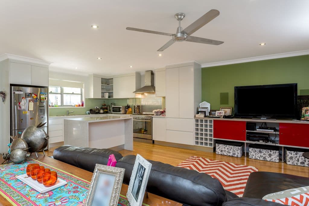 23 Whitehead Drive, BURLEIGH WATERS QLD 4220, Burleigh Waters - Thumbnail 2