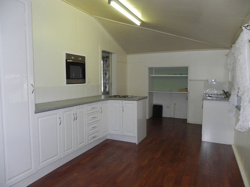 8 Allom, PITTSWORTH QLD 4356, Pittsworth - Thumbnail 8