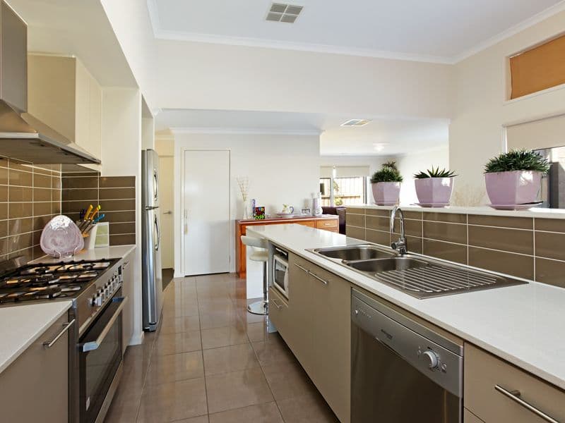 21 Diaz Drive, GROVEDALE VIC 3216, Grovedale - Thumbnail 2