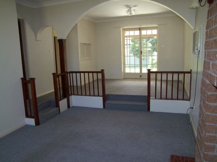 77 Lawson Avenue, SINGLETON NSW 2330, Singleton Heights - Thumbnail 3
