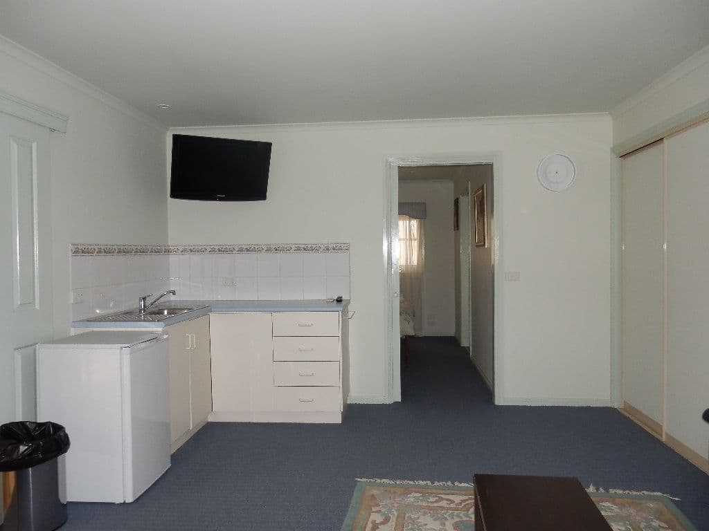 102 Hovell Street, Echuca VIC 3564, Echuca - Thumbnail 4